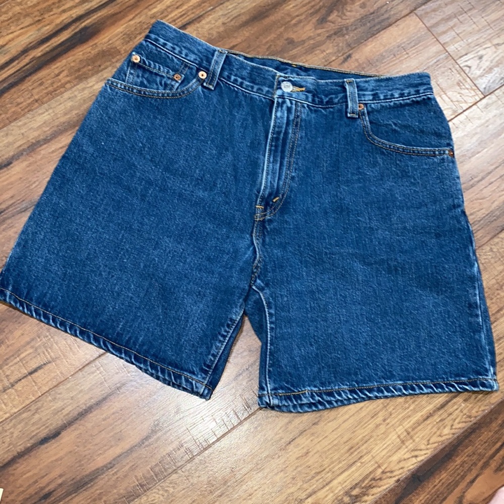 Size 10 Missy Levi’s Jean Shorts - Picture 3 of 4